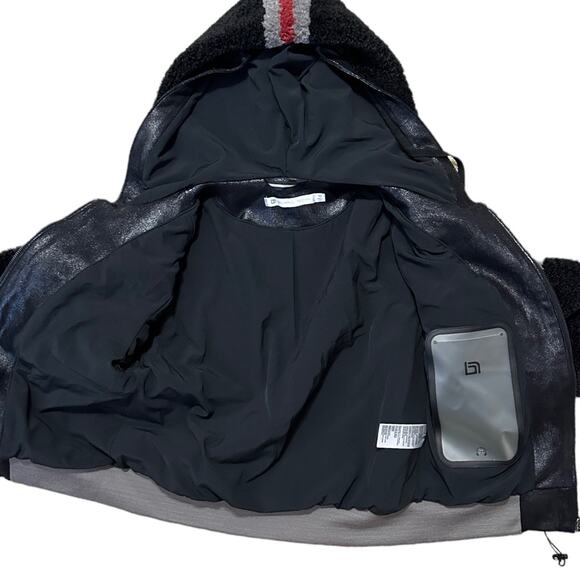 BLANC NOIR Faux-Fur Cropped Hoodie - Picture 9 of 10